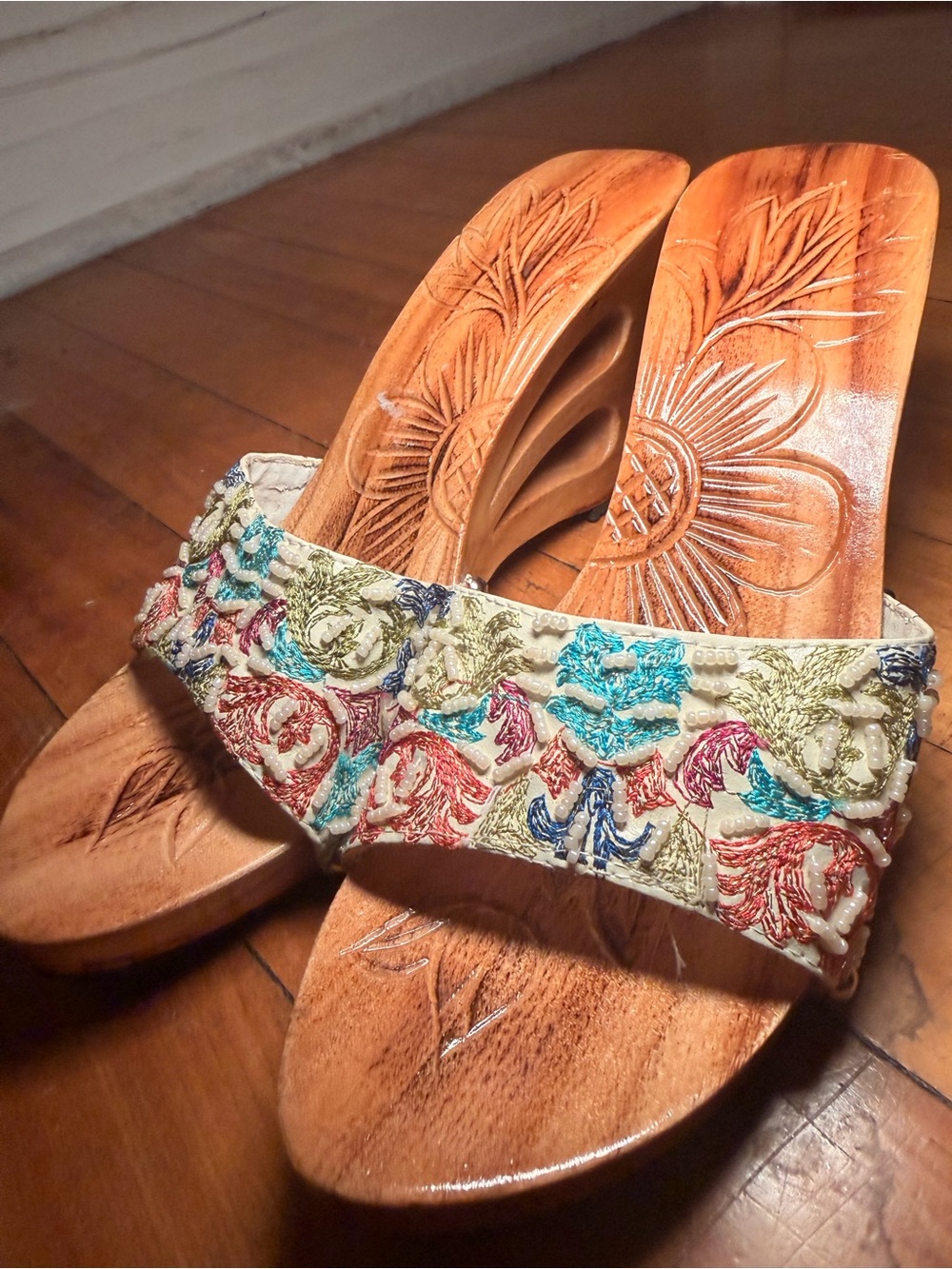Wooden Embroidered Slide Sandals - Multicolor